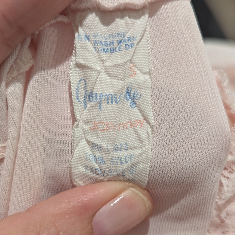 Vintage Pink Nylon Nightgown, lace detail at collar. #180 - Picture 4 of 5